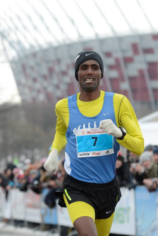 Yared Shegumo na 8. Półmaratonie Warszawskim. Fot. PAP