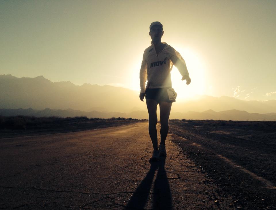 Darek Strychalski na Badwater Ultramarathon 21 lipca 2014 roku. Fot. Archiwum Facebook Zwycięzca/ The Winner