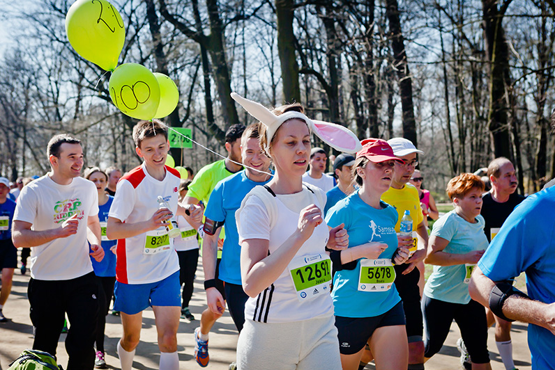 Półmaraton Warszawski 2014. Zając, pacemaker. Fot. Sportografia