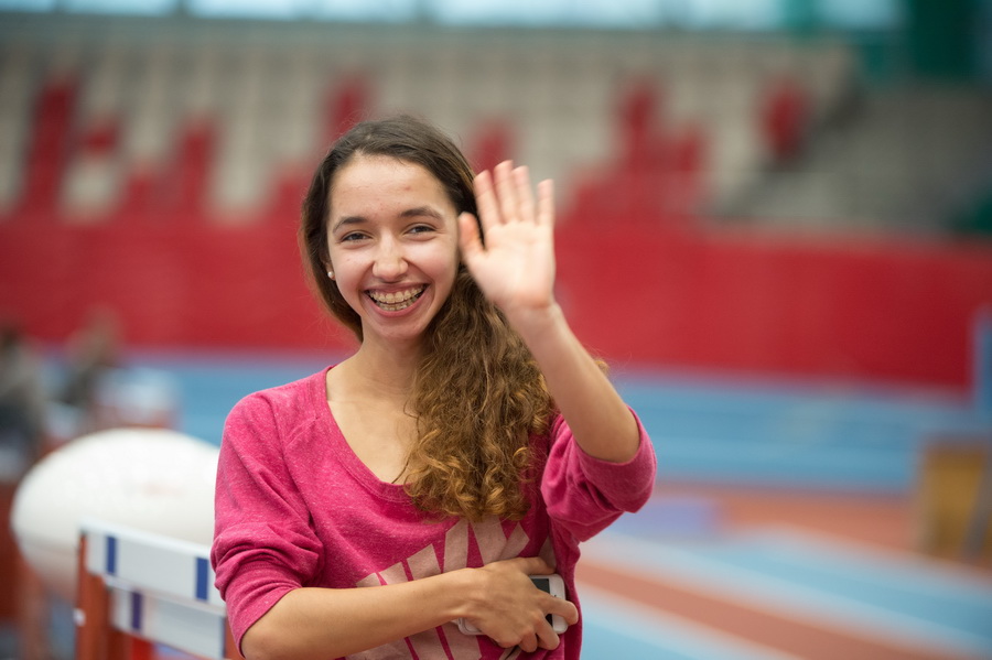 Spała, 27.02.2015. Sofia Ennaoui podczas treningu w Ośrodku Przygotowań Olimpijskich w Spale, 27 bm. Kadra polskich lekkoatletów przygotowuje się do halowych Mistrzostw Europy, które w dniach 5-8 marca odbędą się w stolicy Czech, Pradze. (soa) PAP/Grzegorz Michałowski