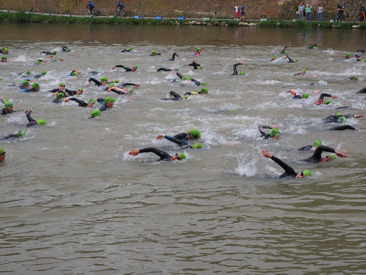 pływanie w triathlonie