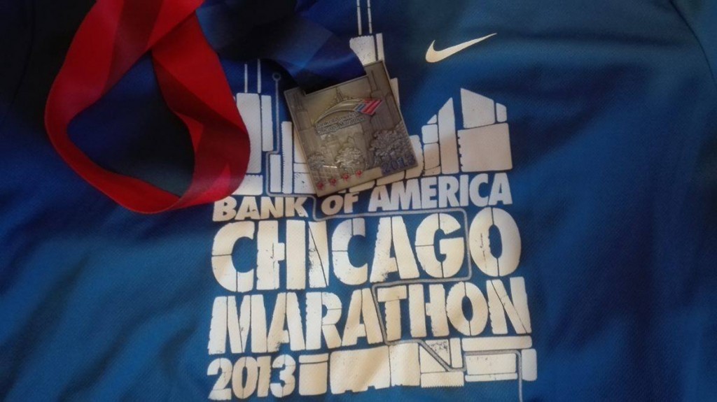 Pamiątkowa koszulka Chicago Marathon i medal
