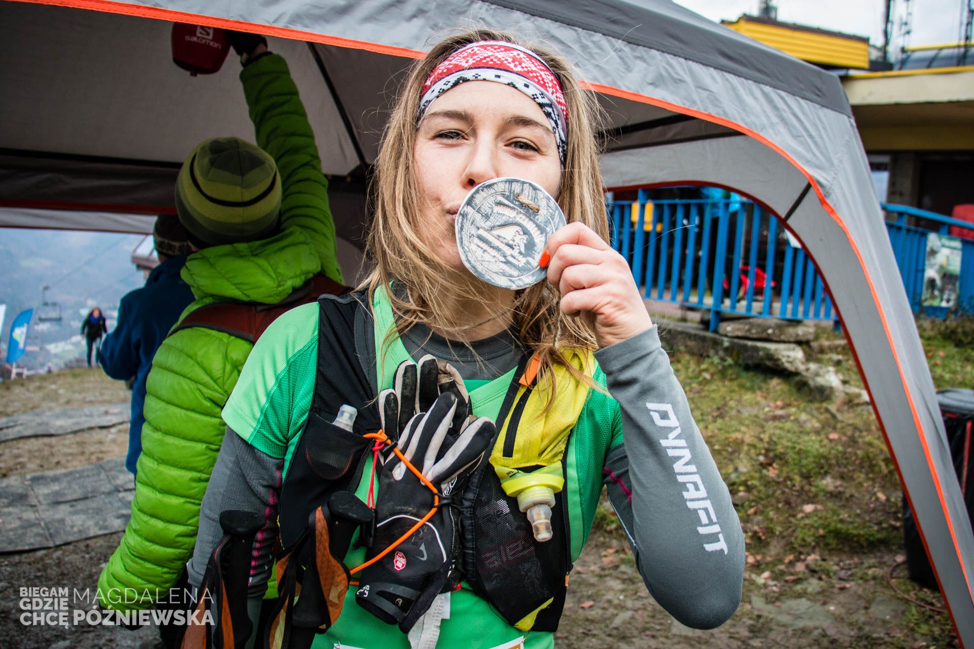 Joanna Kowalczyk-Bednarczyk na mecie Piekła Czantorii. Na zasłużony medal zapracowała litrami potu na treningach. Fot: Fot. Magdalena Późniewska, za Bieganizm.com