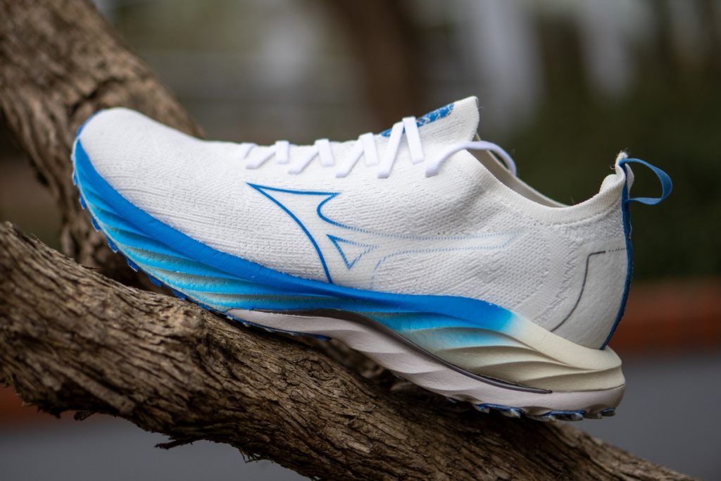 Mizuno Wave Neo Wind