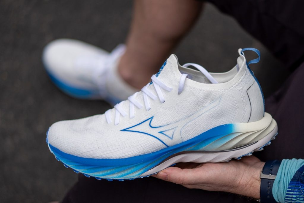 Mizuno Wave Neo Wind