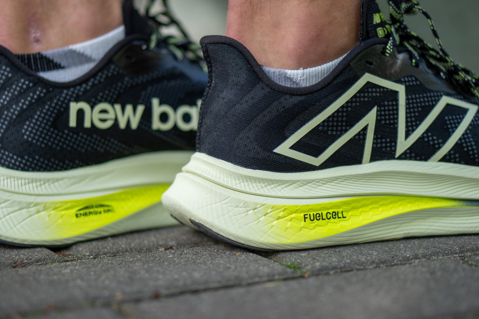 New Balance FuelCell SuperComp Trainer v2