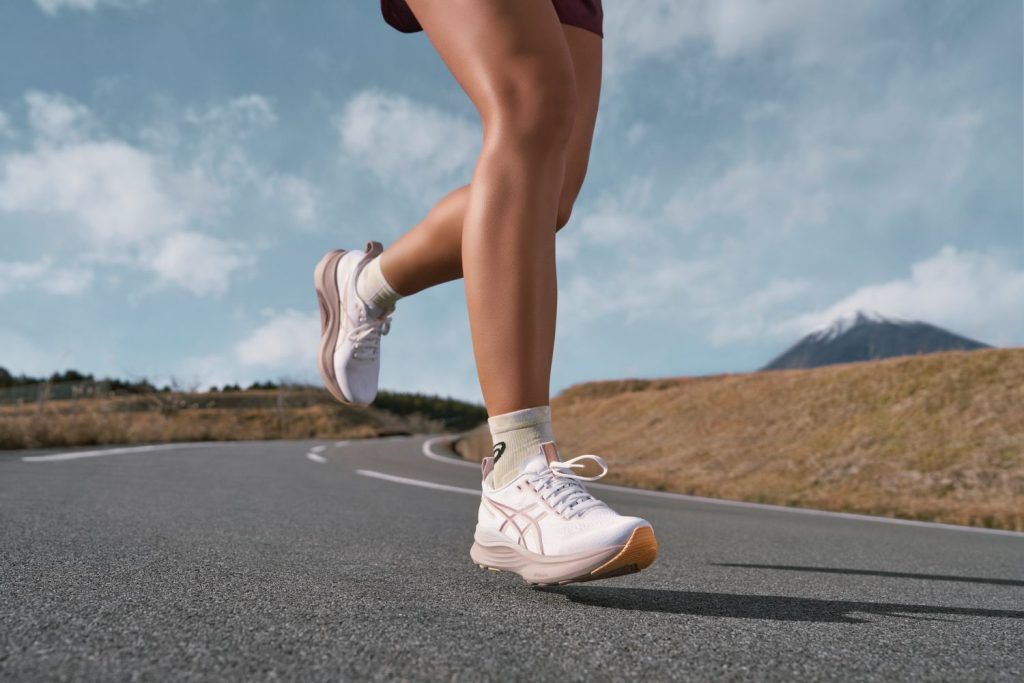 ASICS GEL-KAYANO 32